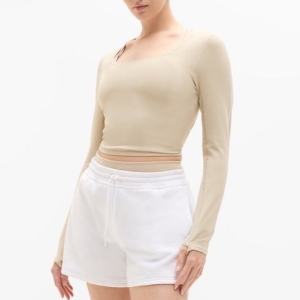 Athleta Transcend Long Sleeve‎ Crop Top cream Scoop Neck Size XS NWT